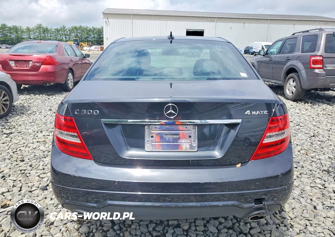 2012 Mercedes-Benz C 300 4Matic VIN:WDDGF8BB0CF857176 - 6