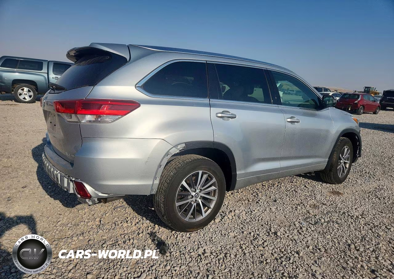 2017 Toyota Highlander Xle VIN:5TDJZRFH7HS510690 - 3