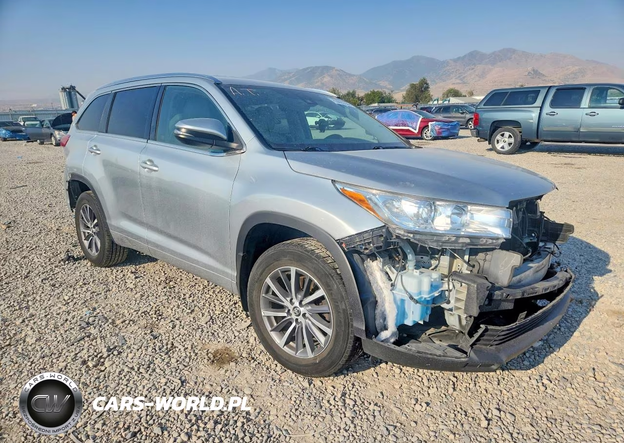 2017 Toyota Highlander Xle VIN:5TDJZRFH7HS510690 - 4