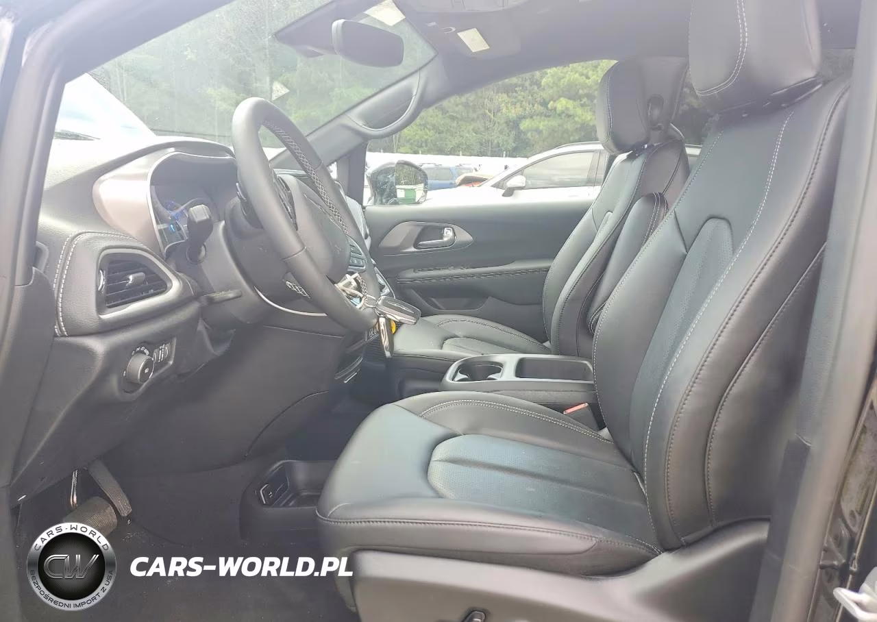 2025 Chrysler Pacifica Hybrid Select VIN:2C4RC1S73SR536092 - 7