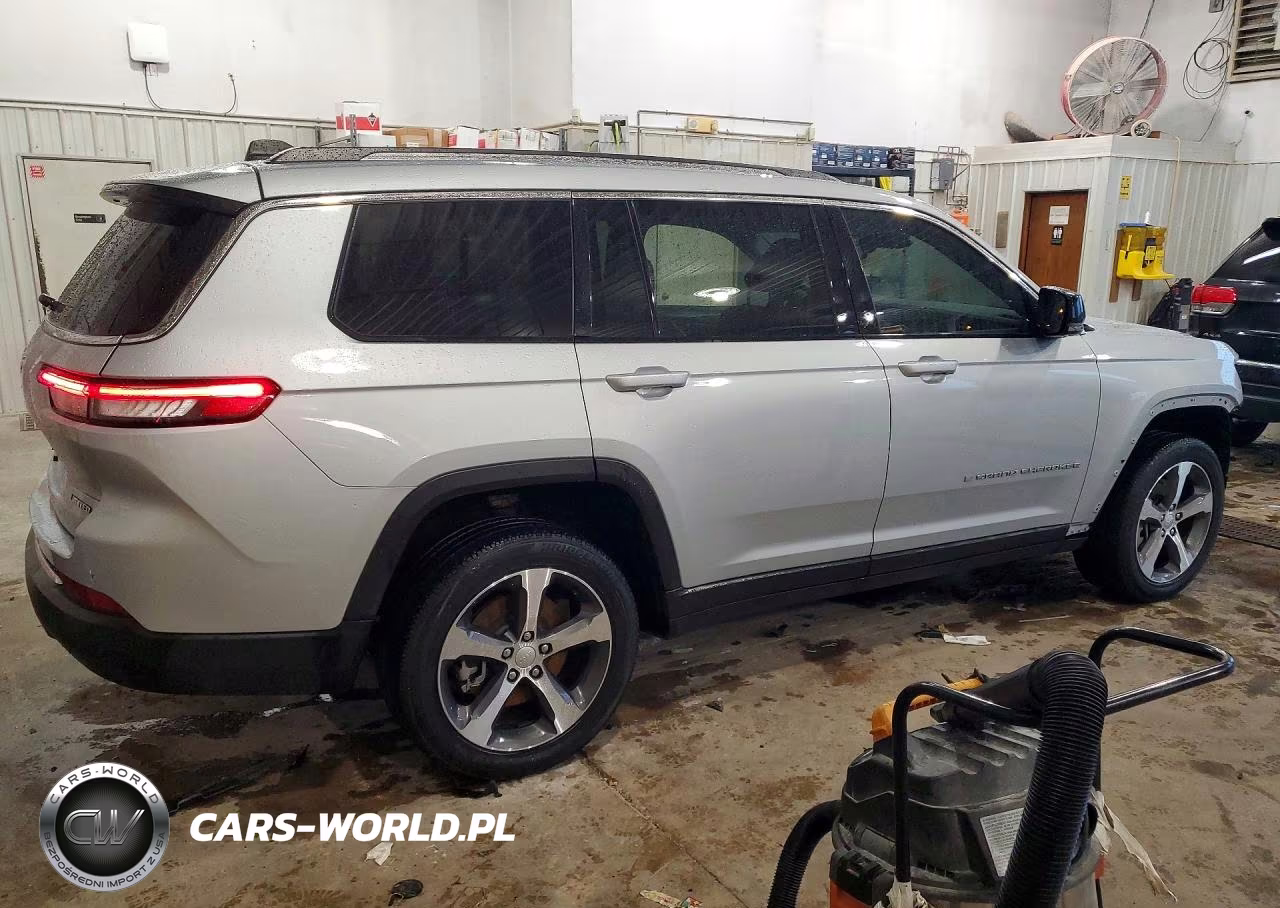 2023 Jeep Grand Cherokee L Limited VIN:1C4RJKBG8P8743902 - 3