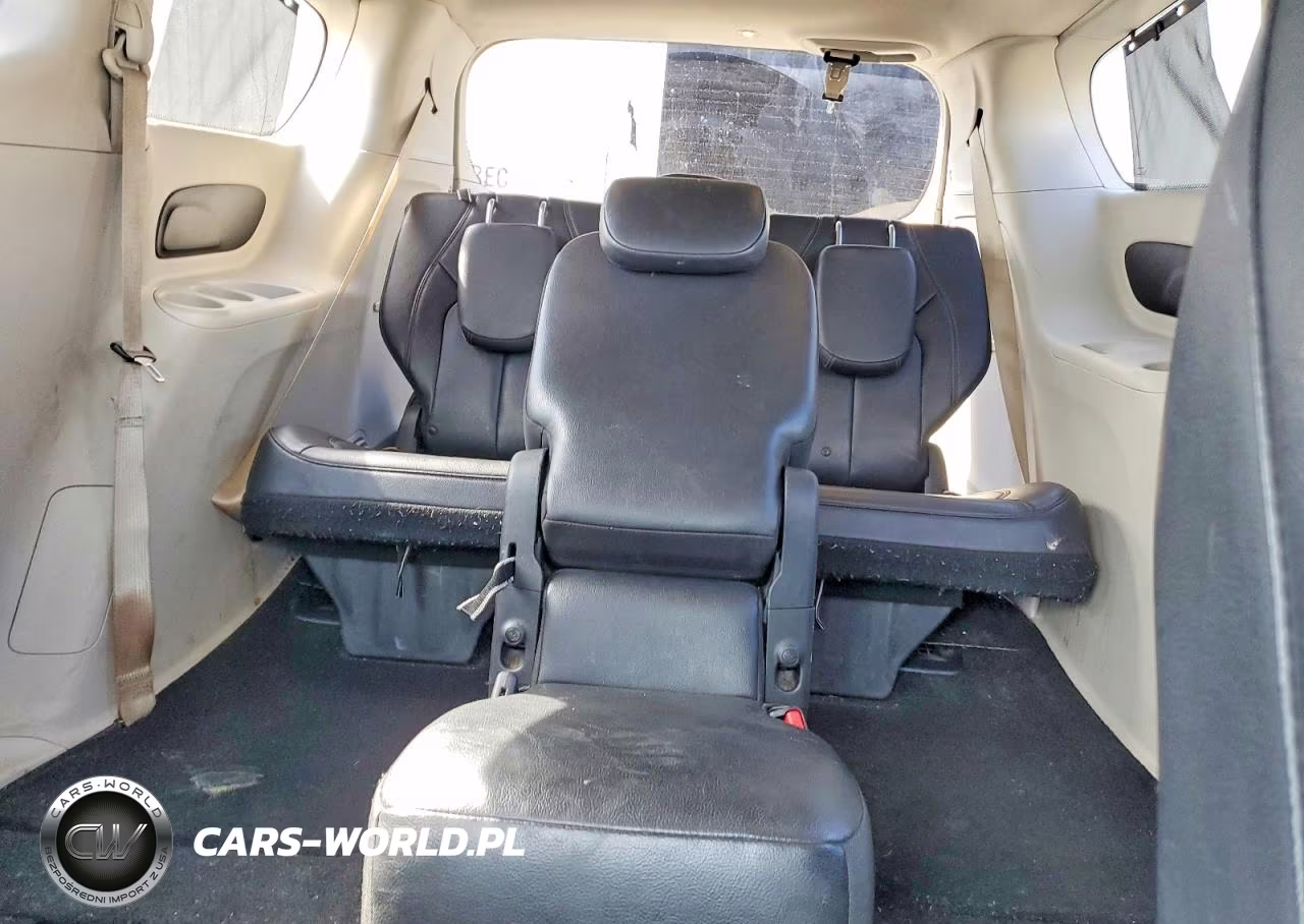 2019 Chrysler Pacifica Touring L VIN:2C4RC1BG9KR550918 - 10