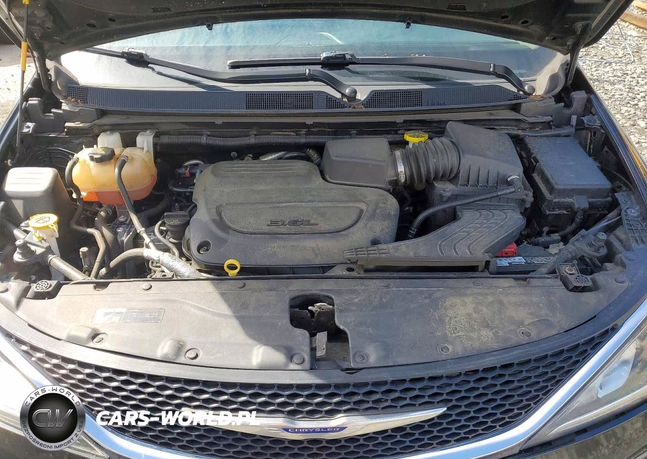 2019 Chrysler Pacifica Touring L VIN:2C4RC1BG9KR550918 - 12