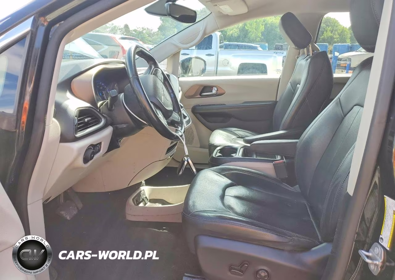 2019 Chrysler Pacifica Touring L VIN:2C4RC1BG9KR550918 - 7