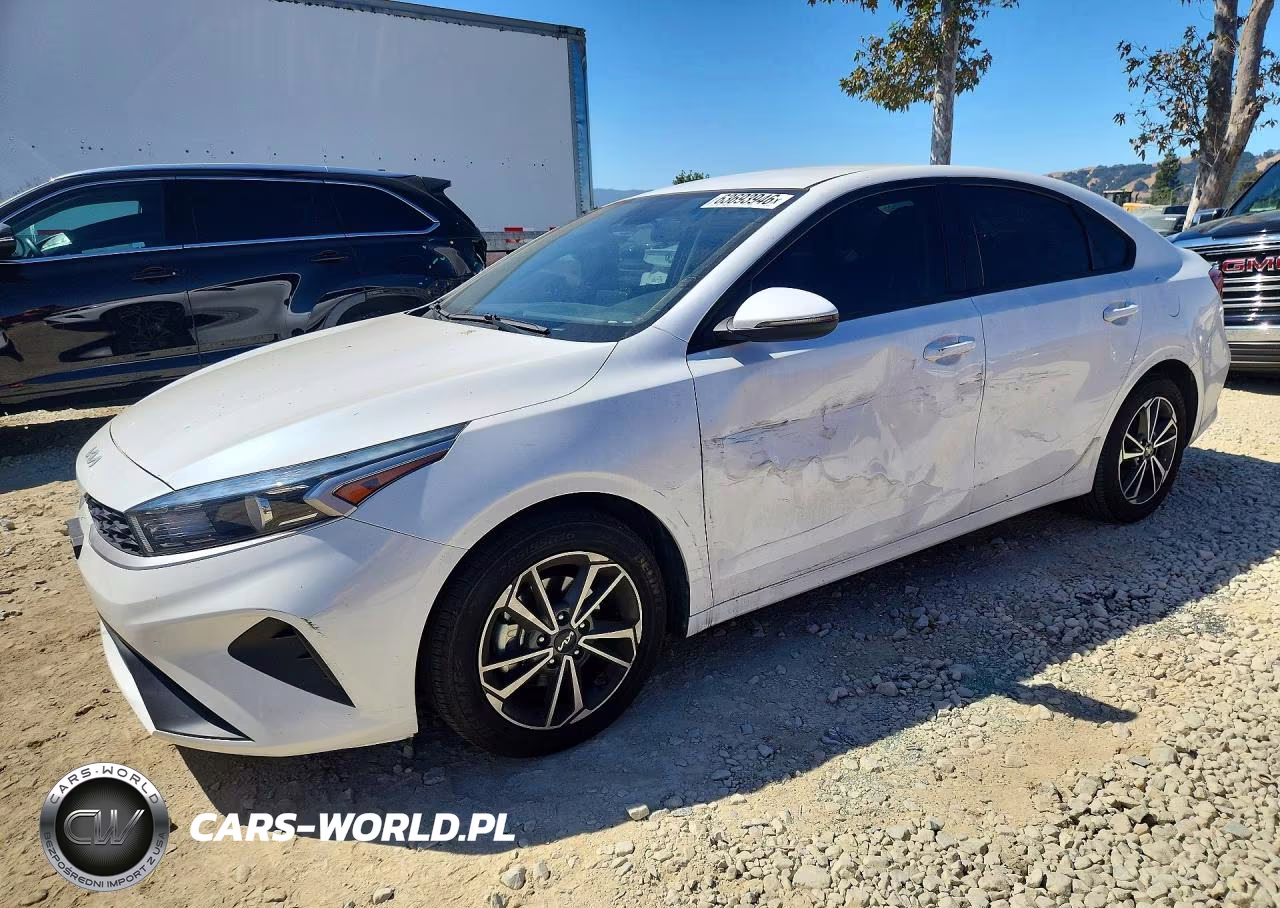 2022 Kia Forte Lxs – zdjęcie 1 z 12