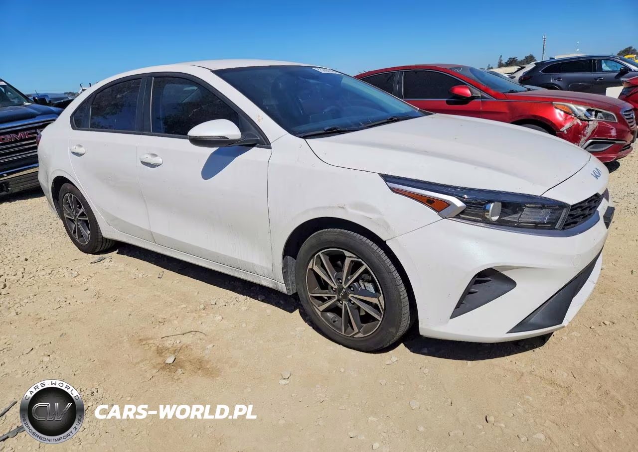 2022 Kia Forte Lxs VIN:3KPF24AD6NE478225 - 4