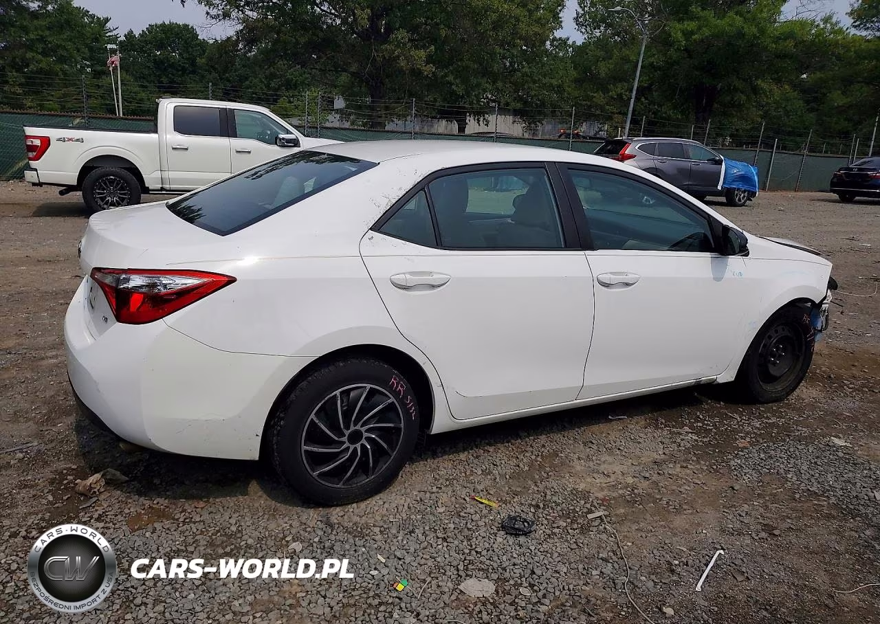 2016 Toyota Corolla Le VIN:2T1BURHE5GC481980 - 3