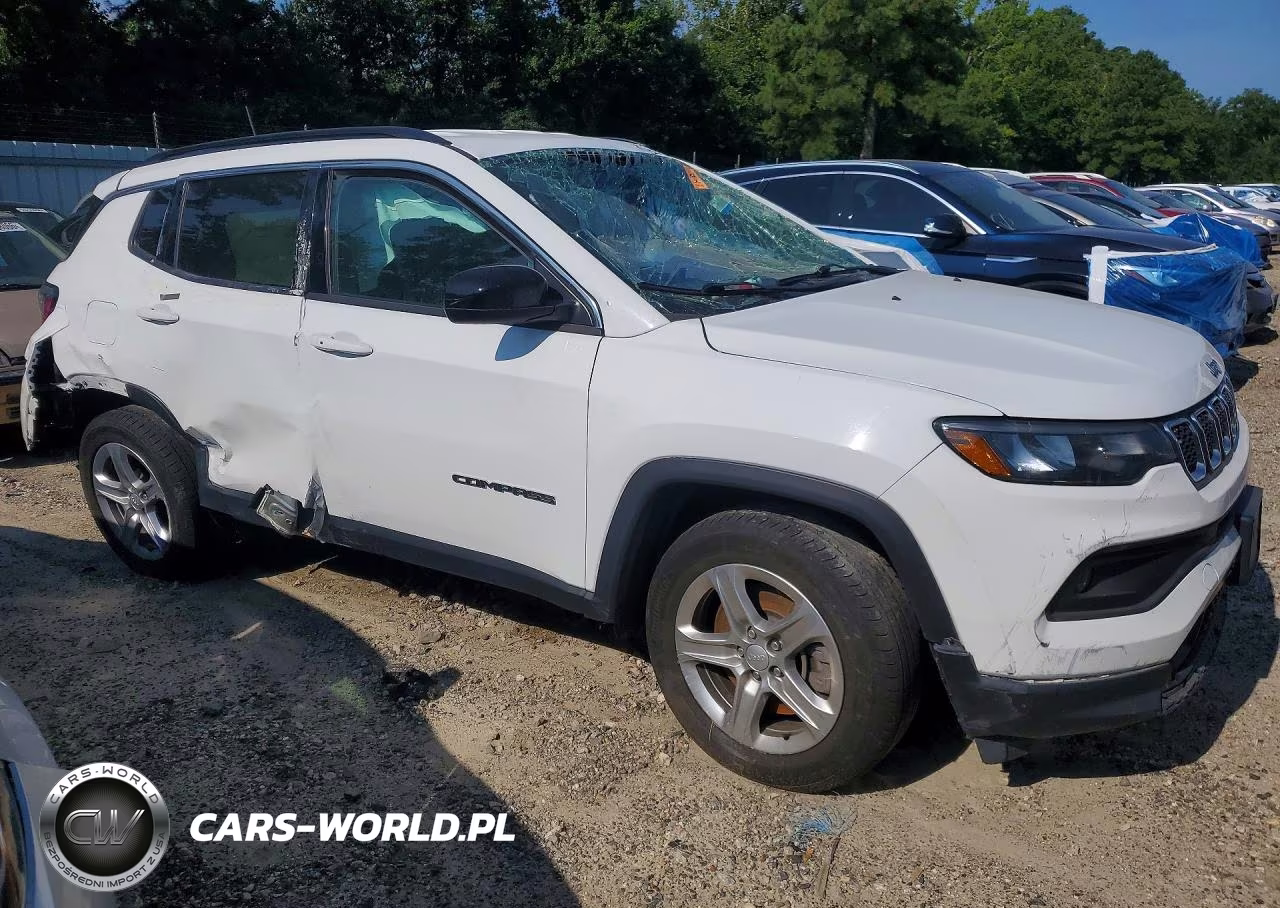 2023 Jeep Compass Latitude VIN:3C4NJDBN0PT562268 - 4