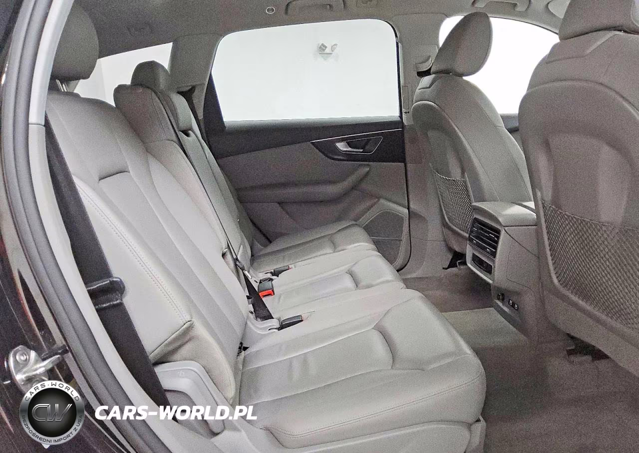 2021 Audi Q7 Premium Plus VIN:WA1LXAF70MD017697 - 11