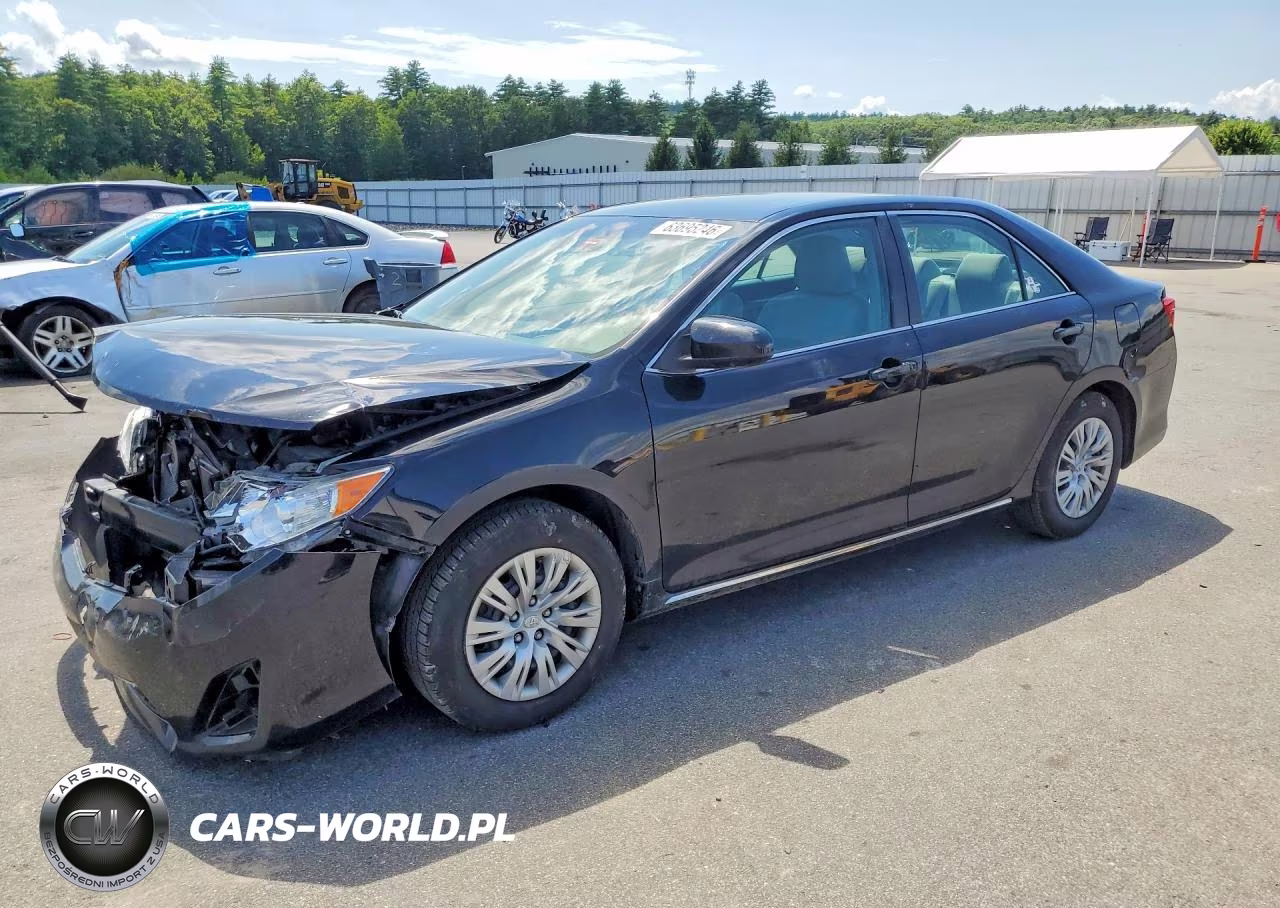 2014 Toyota Camry Le – zdjęcie 1 z 13