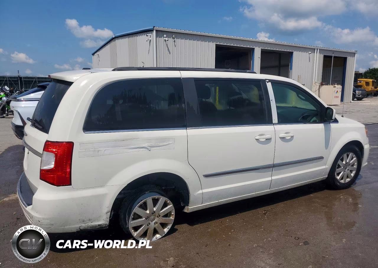 2013 Chrysler Town & Country Touring VIN:2C4RC1BG1DR620866 - 3