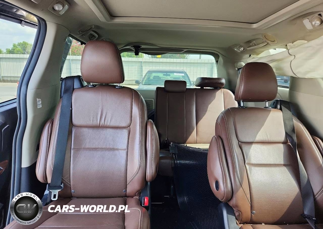 2015 Toyota Sienna Limited Premium 7-Passenger VIN:5TDYK3DC5FS617984 - 10