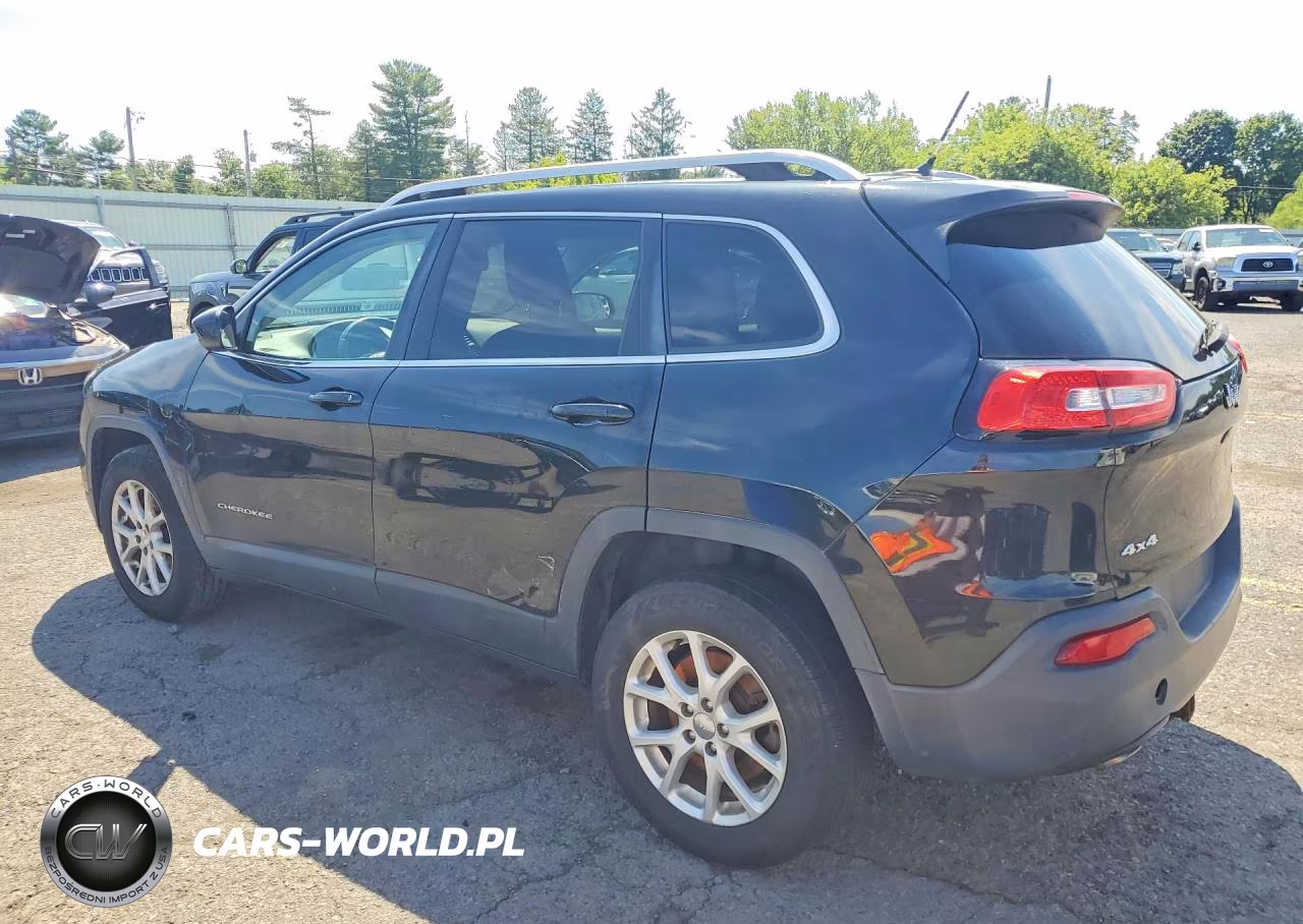 2015 Jeep Cherokee Latitude VIN:1C4PJMCB1FW793122 - 2