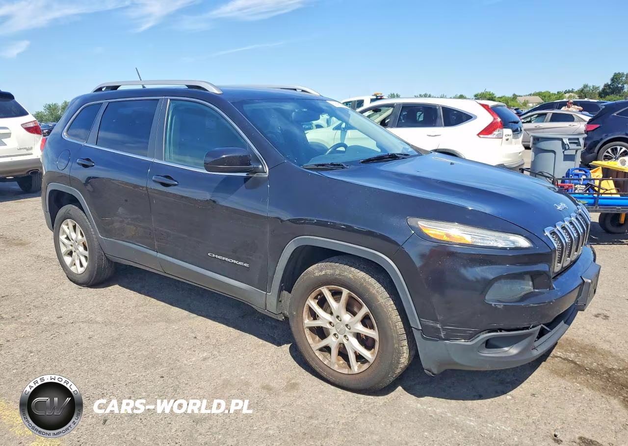 2015 Jeep Cherokee Latitude VIN:1C4PJMCB1FW793122 - 4