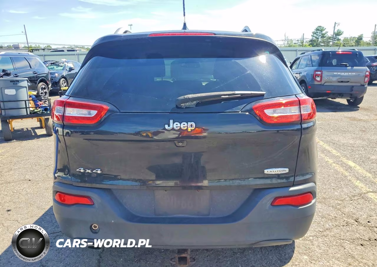 2015 Jeep Cherokee Latitude VIN:1C4PJMCB1FW793122 - 6