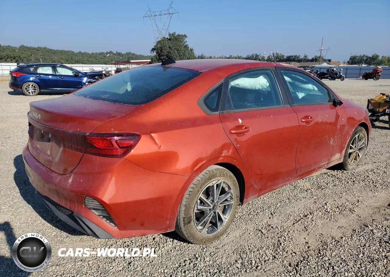 2023 Kia Forte Lxs VIN:3KPF24AD5PE597936 - 3