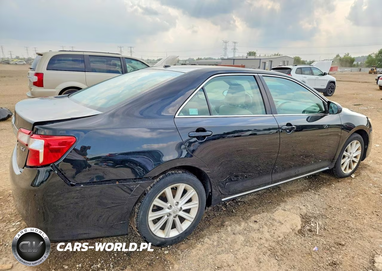 2014 Toyota Camry Xle VIN:4T1BF1FK2EU812241 - 3