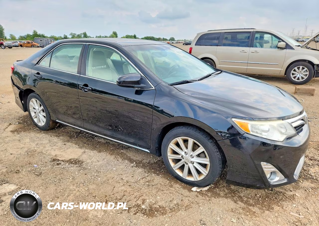 2014 Toyota Camry Xle VIN:4T1BF1FK2EU812241 - 4