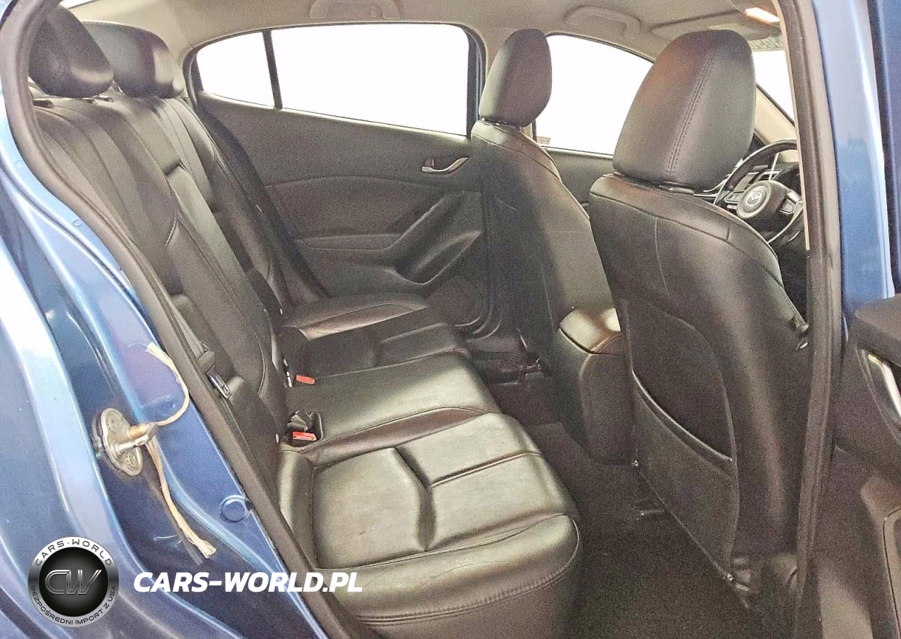 2018 Mazda 3 Touring VIN:3MZBN1V33JM257880 - 10