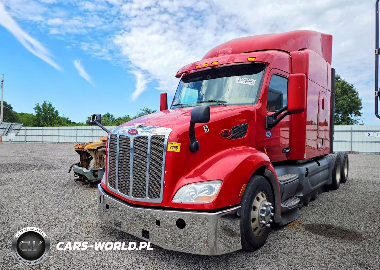 2016 Peterbilt 579 Semi Truck