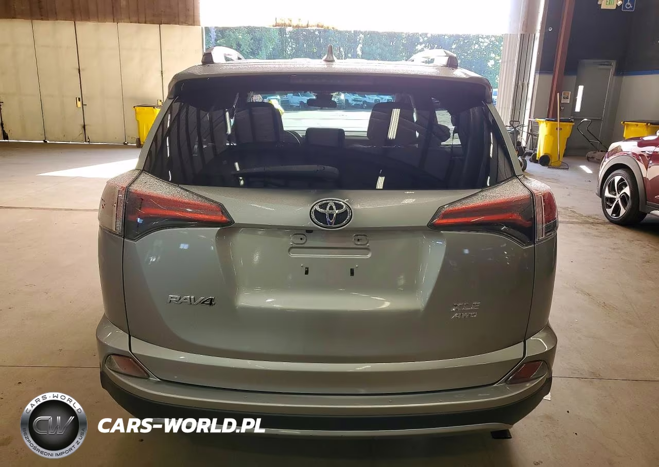 2018 Toyota Rav4 Xle VIN:2T3RFREV3JW796397 - 6