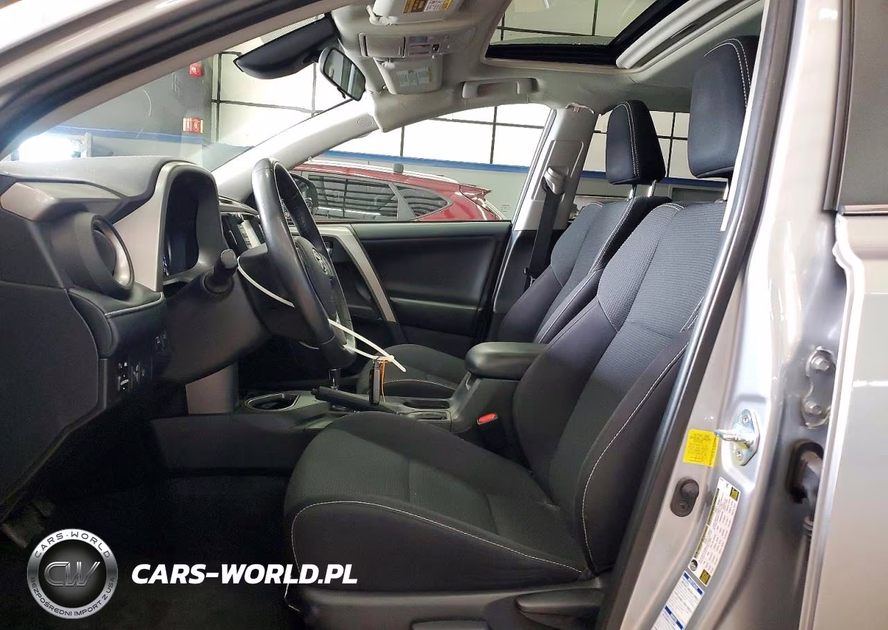 2018 Toyota Rav4 Xle VIN:2T3RFREV3JW796397 - 7