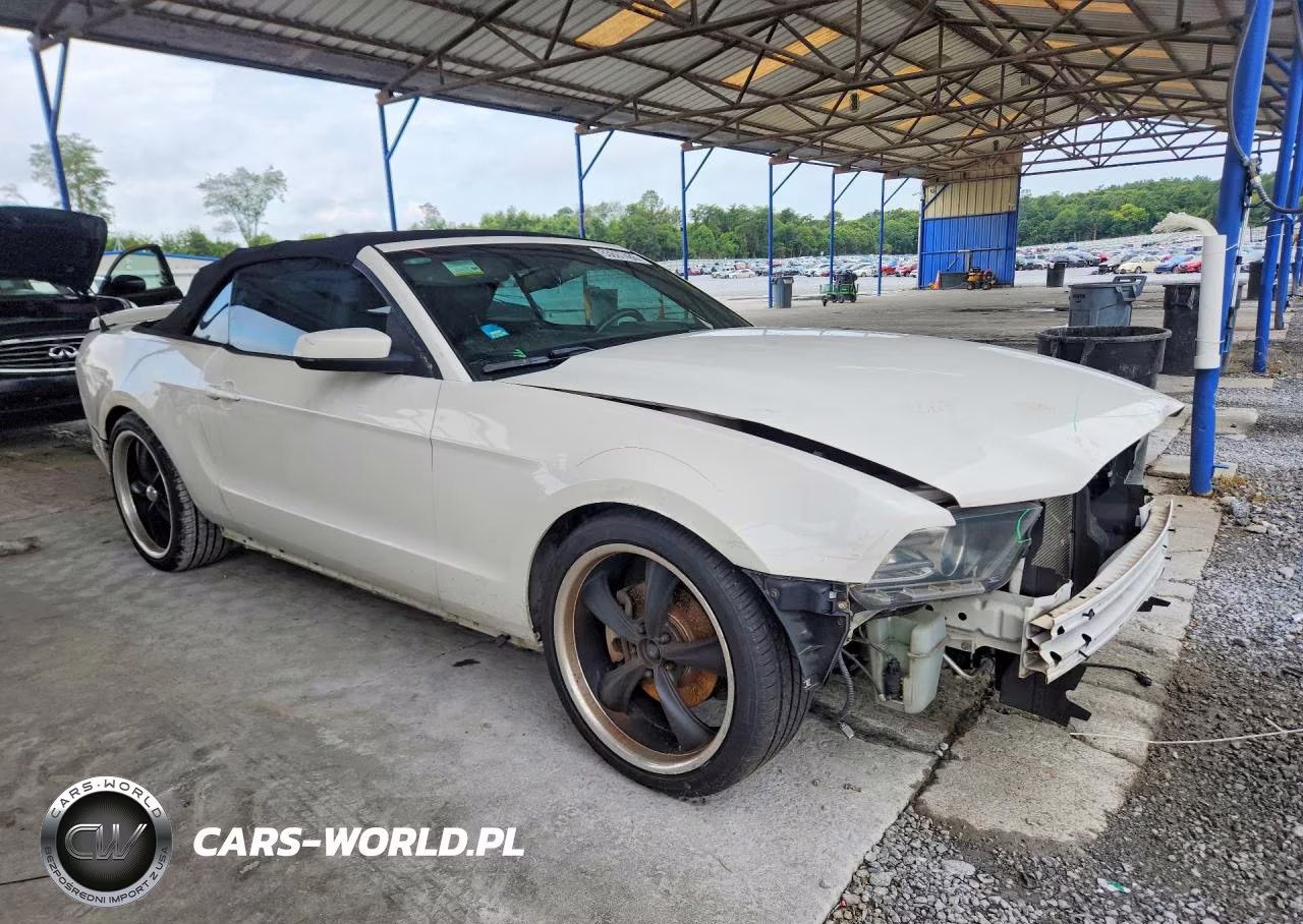 2013 Ford Mustang VIN:1ZVBP8EM5D5226071 - 4
