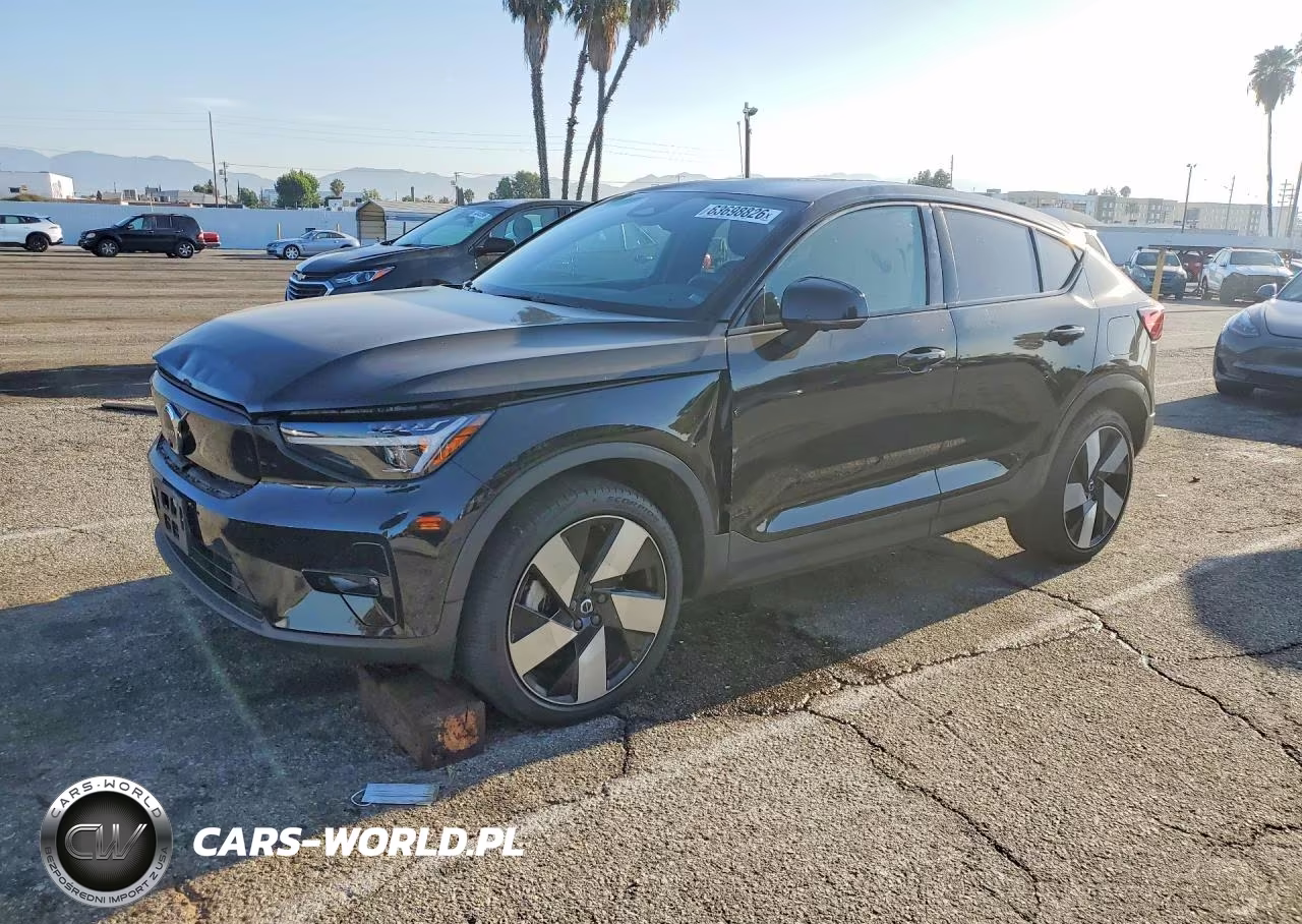 2023 Volvo C40 Recharge Ultimate – zdjęcie 1 z 13