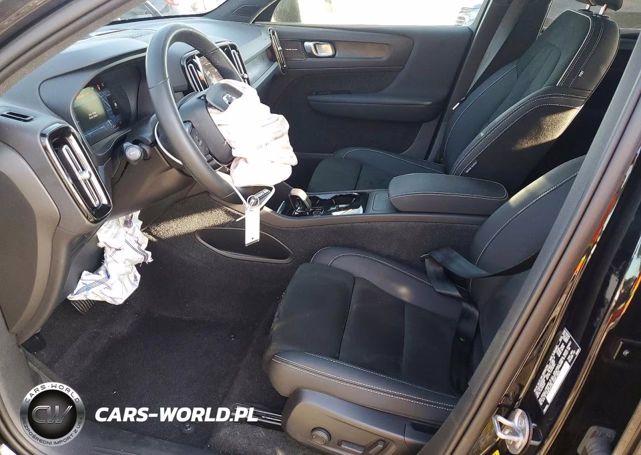 2023 Volvo C40 Recharge Ultimate VIN:YV4ED3GM0P2044953 - 7