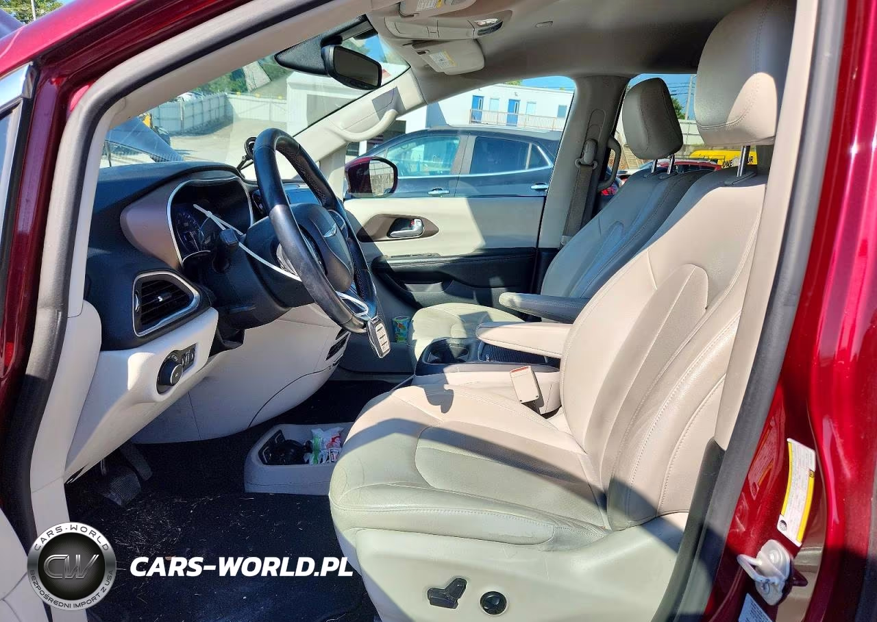 2017 Chrysler Pacifica Touring L Plus VIN:2C4RC1EG0HR752857 - 7