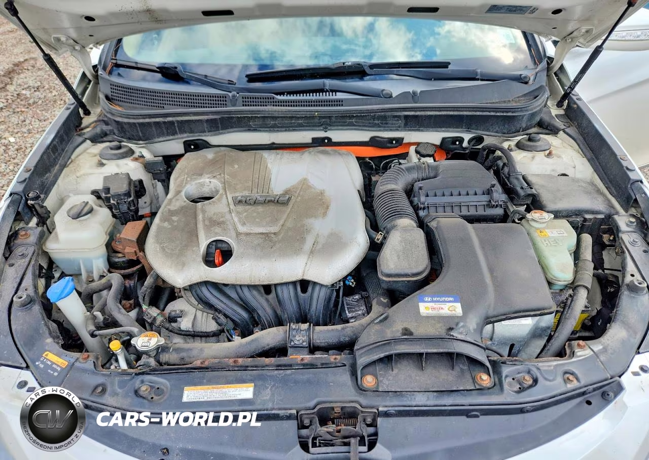 2015 Hyundai Sonata Hybrid Base VIN:KMHEC4A49FA119945 - 11