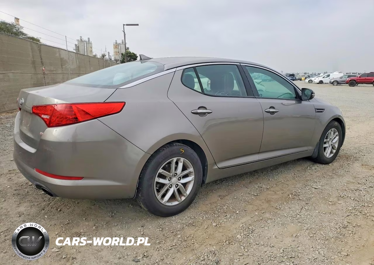 2013 Kia Optima Lx VIN:5XXGM4A71DG178350 - 3