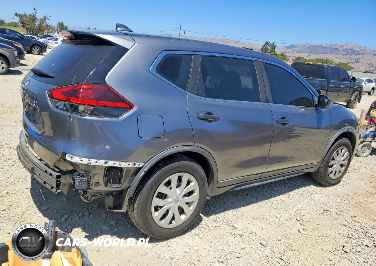 2018 Nissan Rogue S VIN:KNMAT2MT2JP575981 - 3