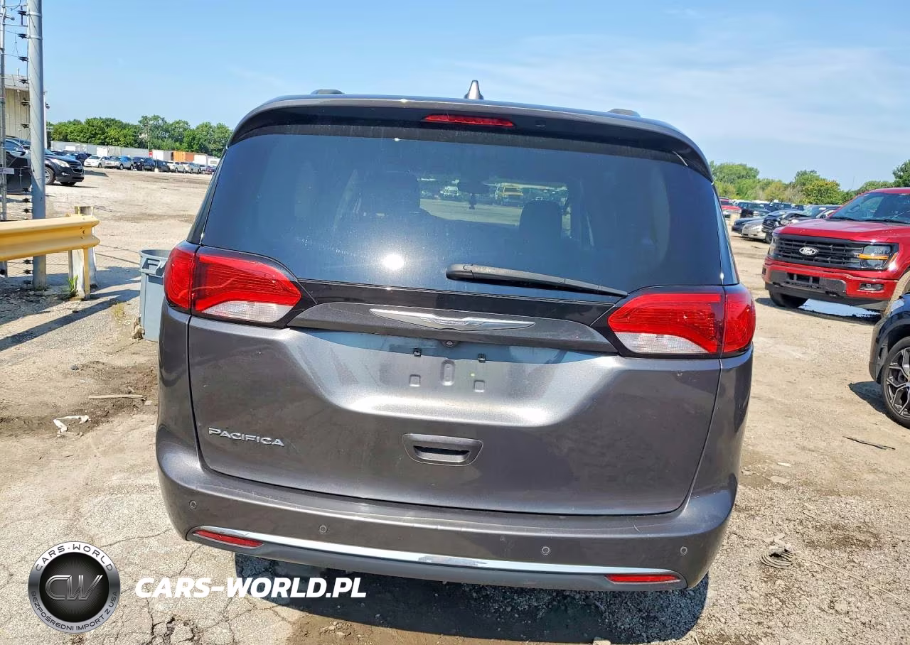 2018 Chrysler Pacifica Touring L VIN:2C4RC1BG8JR118948 - 6