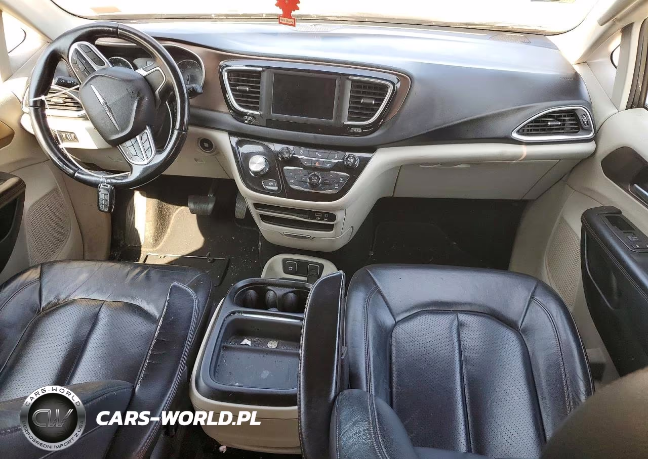 2018 Chrysler Pacifica Touring L VIN:2C4RC1BG8JR118948 - 8