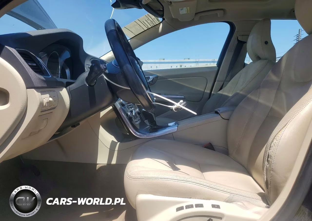 2015 Volvo V60 Platinum VIN:YV126MED8F1192212 - 7