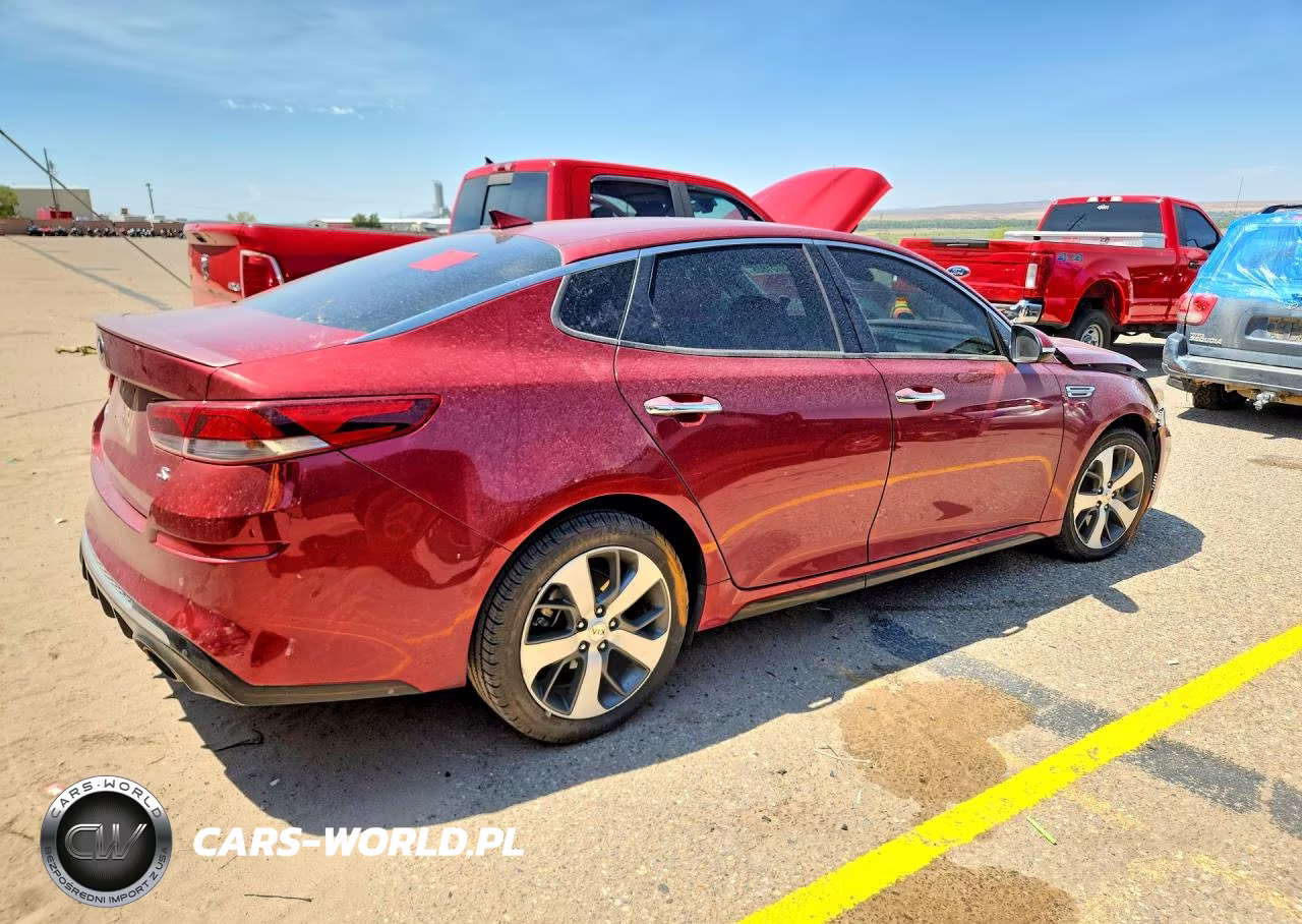 2019 Kia Optima S VIN:5XXGT4L35KG315705 - 3