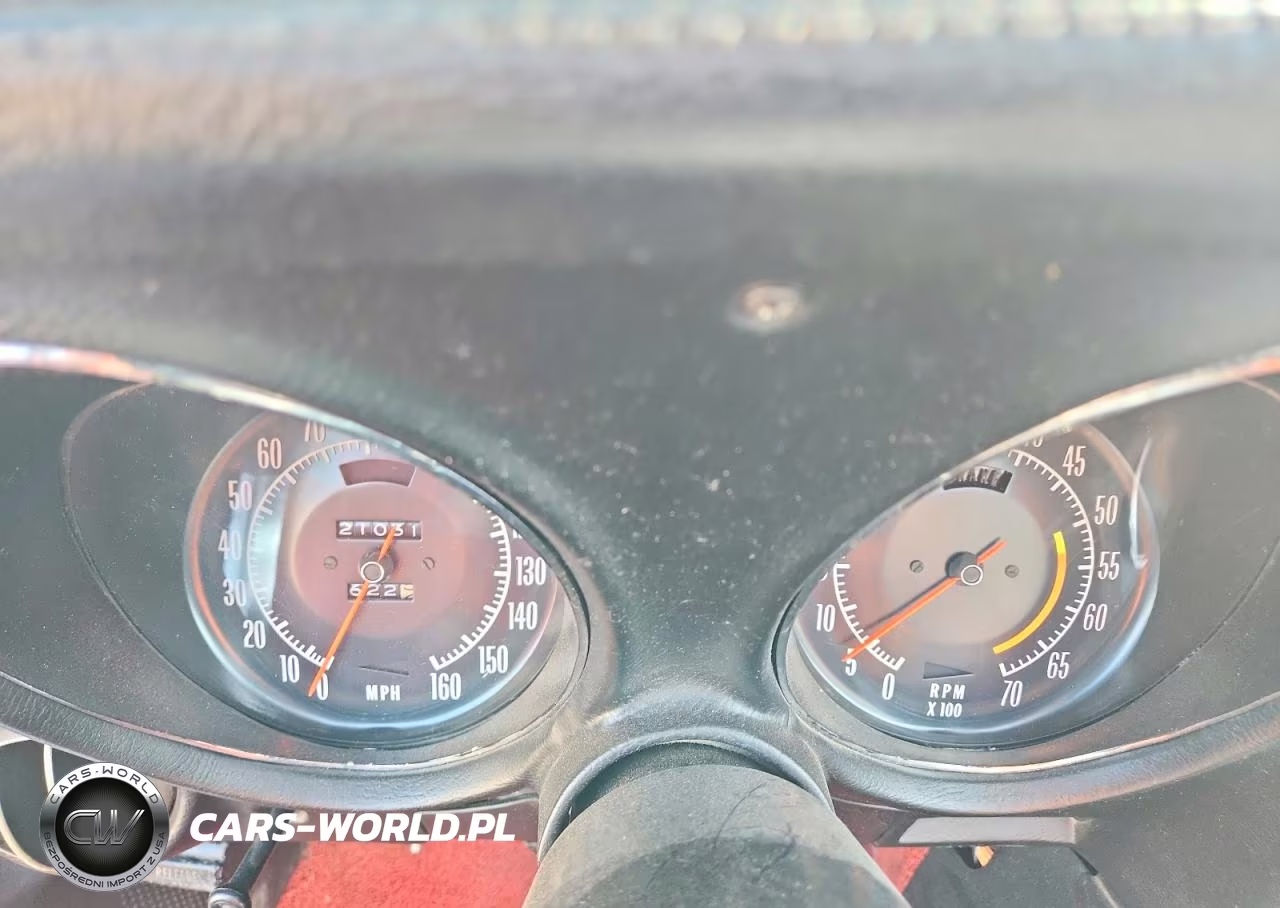 1974 Chevrolet Corvette VIN:1Z37J4S418490 - 9