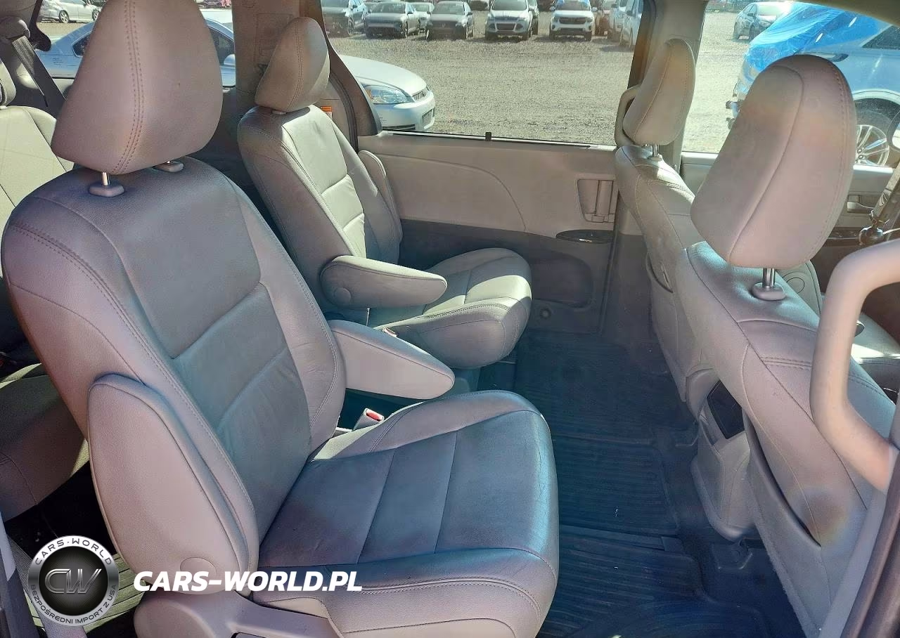 2017 Toyota Sienna Xle 7-Passenger VIN:5TDDZ3DC1HS171975 - 10