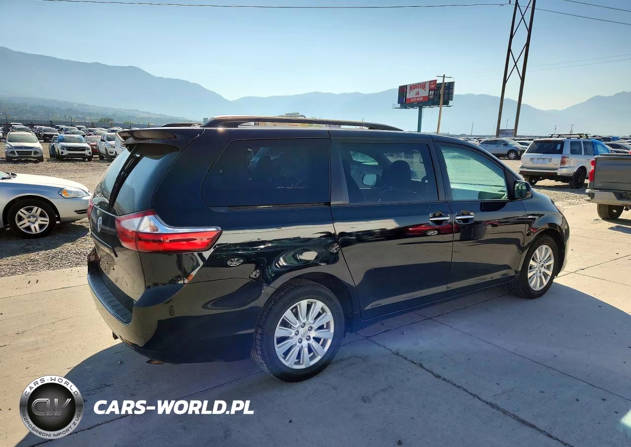 2017 Toyota Sienna Xle 7-Passenger VIN:5TDDZ3DC1HS171975 - 3