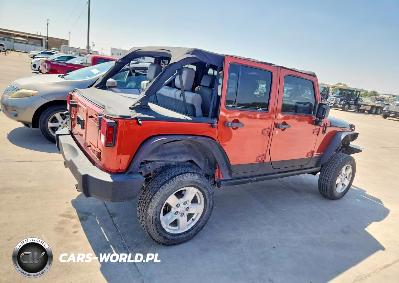 2009 Jeep Wrangler Unlimited Rubicon VIN:1J4GA69199L769399 - 3