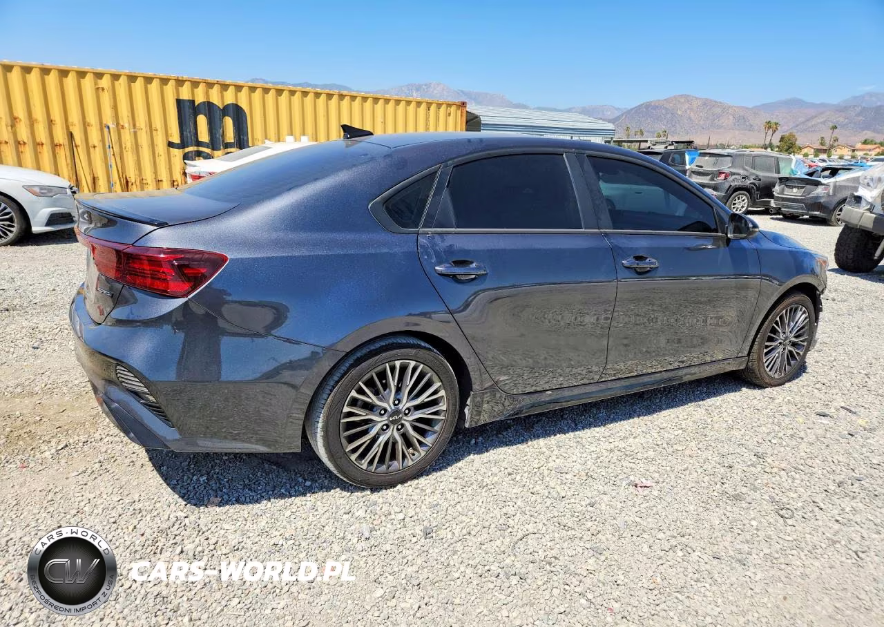2023 Kia Forte Gt Line VIN:3KPF54AD9PE596523 - 3