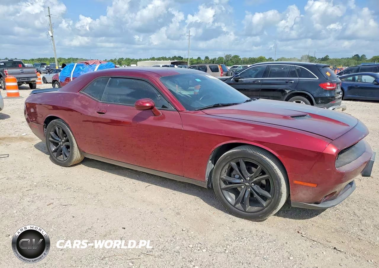 2018 Dodge Challenger Sxt VIN:2C3CDZAG5JH161477 - 4
