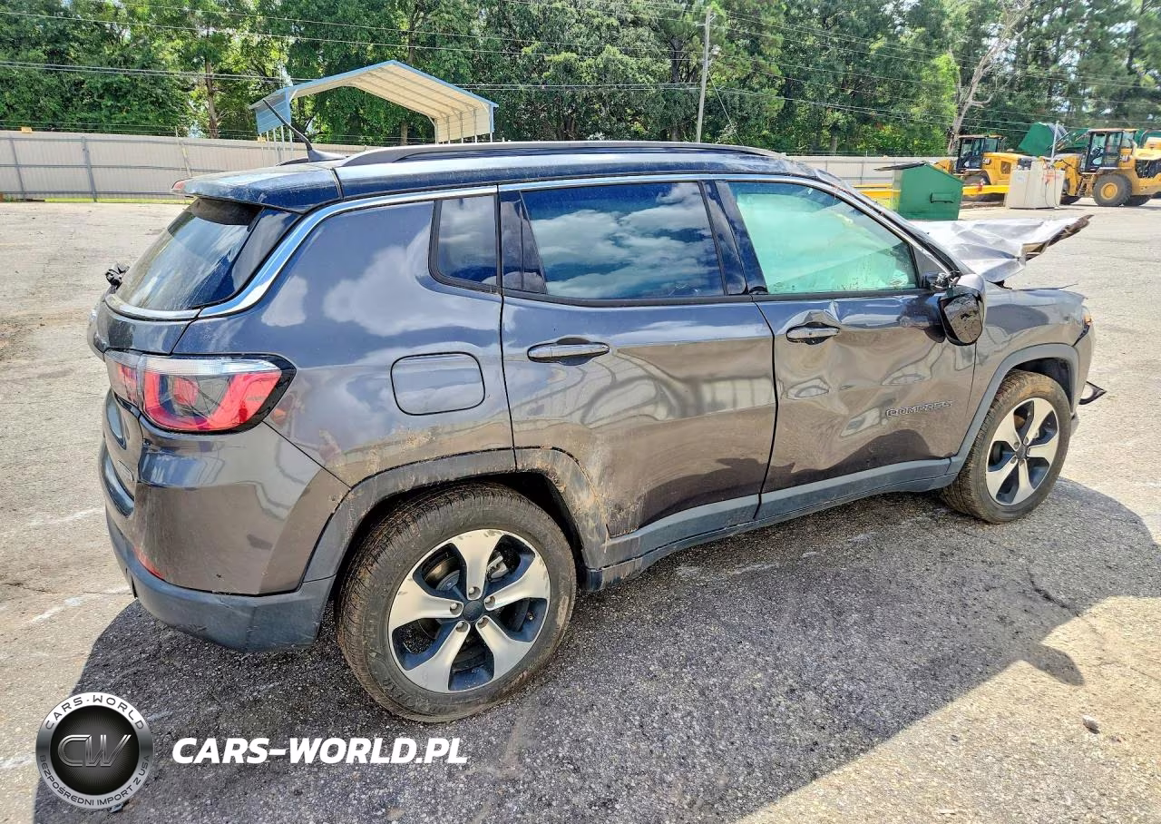 2019 Jeep Compass Latitude VIN:3C4NJCBB3KT699312 - 3