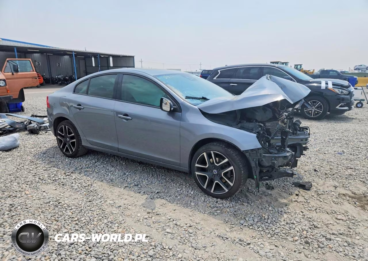 2017 Volvo S60 VIN:YV126MFL5H2432075 - 4