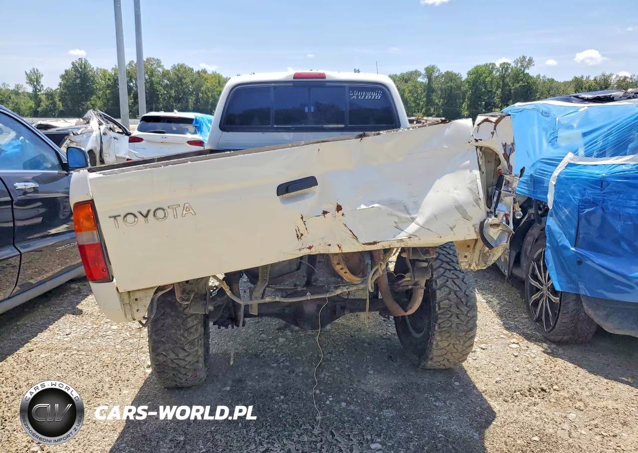 1999 Toyota Tacoma Xtracab VIN:4TAWN72N5XZ556688 - 6