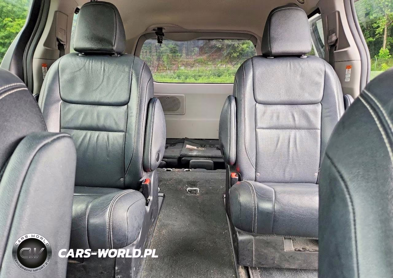 2019 Toyota Sienna Se 7-Passenger VIN:5TDEZ3DC3KS221139 - 10