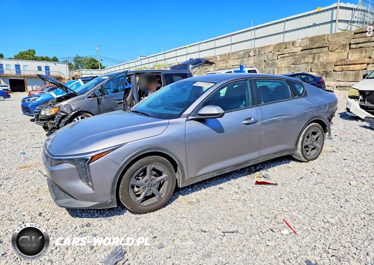 2026 Kia K4 Lxs – zdjęcie 1 z 13