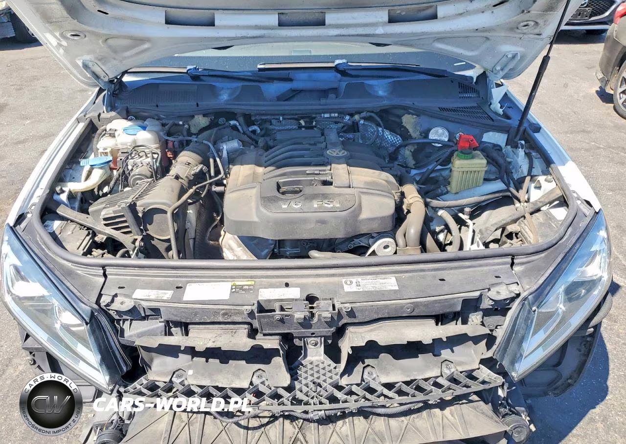 2015 Volkswagen Touareg V6 VIN:WVGEF9BP8FD006290 - 12