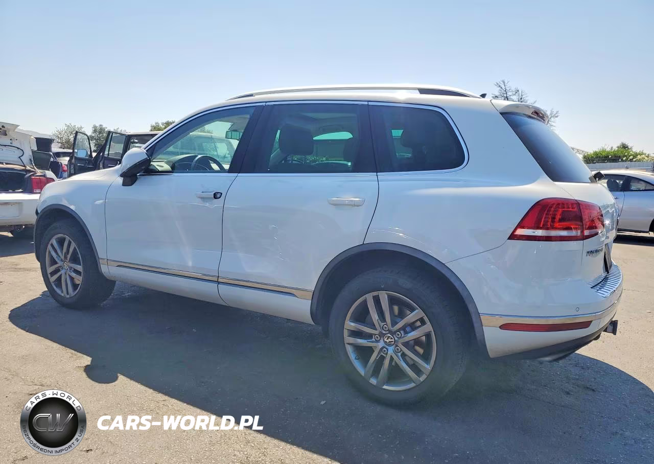 2015 Volkswagen Touareg V6 VIN:WVGEF9BP8FD006290 - 2